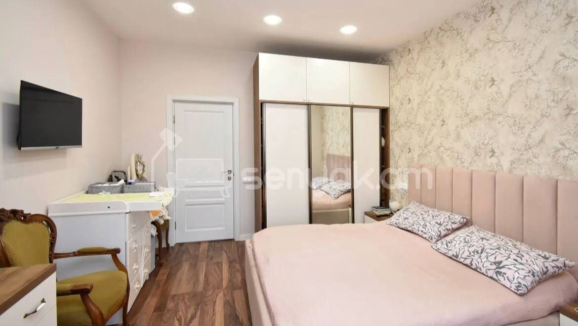 3 Սենյականոց Բնակարան Քարե Շենքում, 88քմ, 4/5 հարկ, Կապիտալ Վերանորոգված