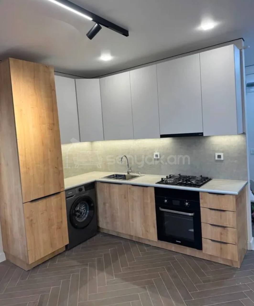 2 Սենյականոց Բնակարան, 39քմ, 9/10 հարկ, Կապիտալ Վերանորոգված
