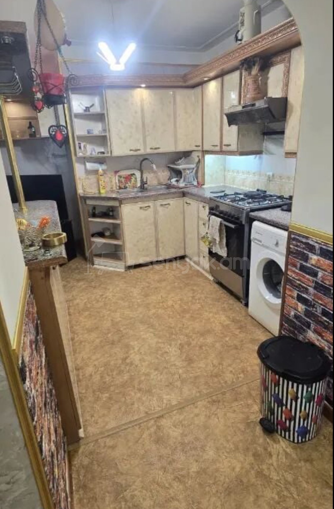 2 Սենյականոց Բնակարան Քարե Շենքում, 67քմ, 2/4 հարկ, Կապիտալ Վերանորոգված, Կահավորված