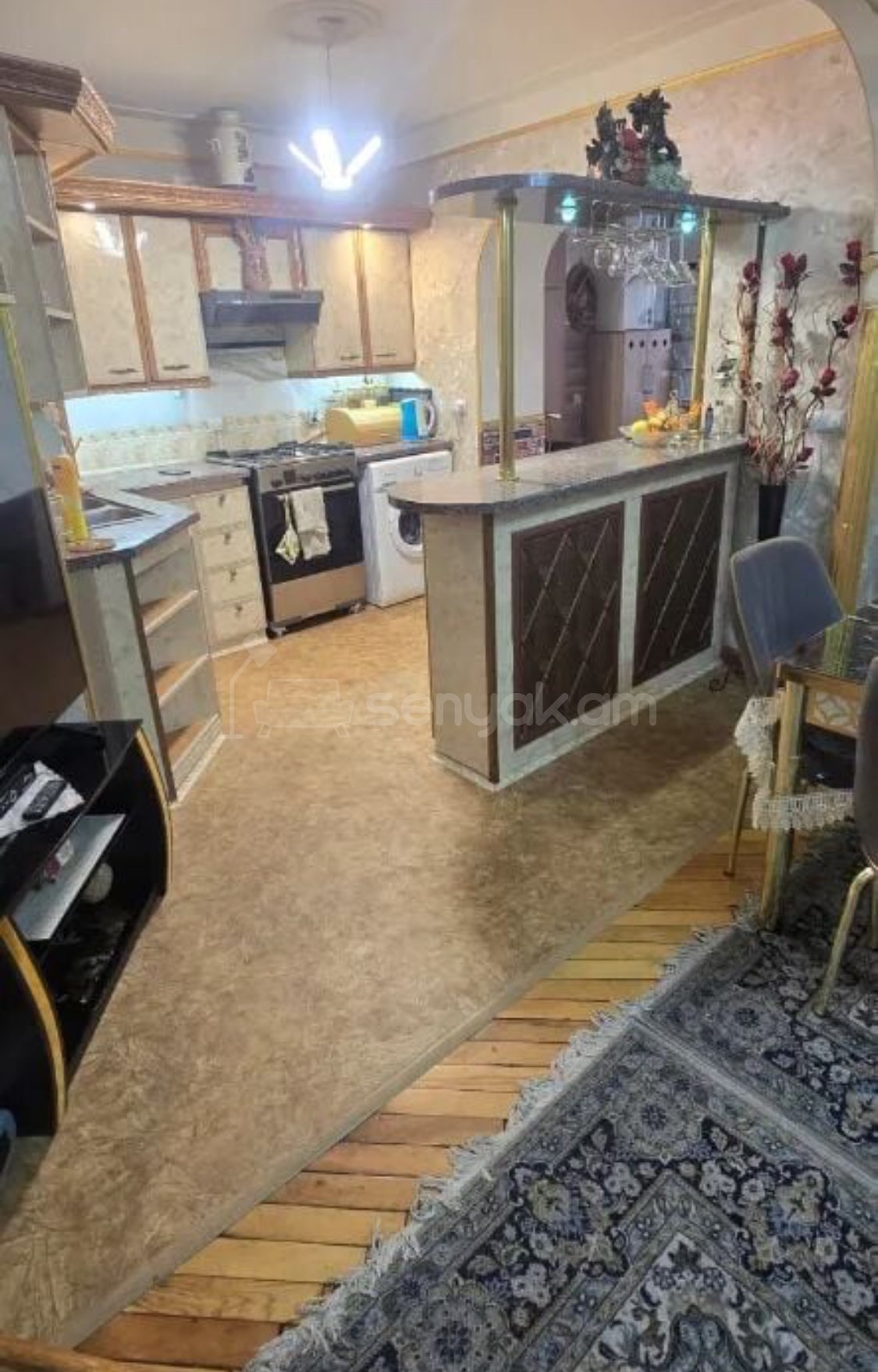 2 Սենյականոց Բնակարան Քարե Շենքում, 67քմ, 2/4 հարկ, Կապիտալ Վերանորոգված, Կահավորված