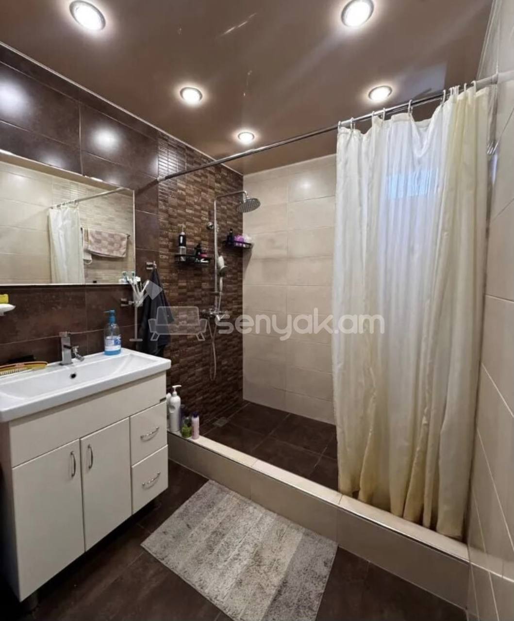 4 Սենյականոց Բնակարան, 86քմ, 5/9 հարկ, Նորմալ Վիճակում