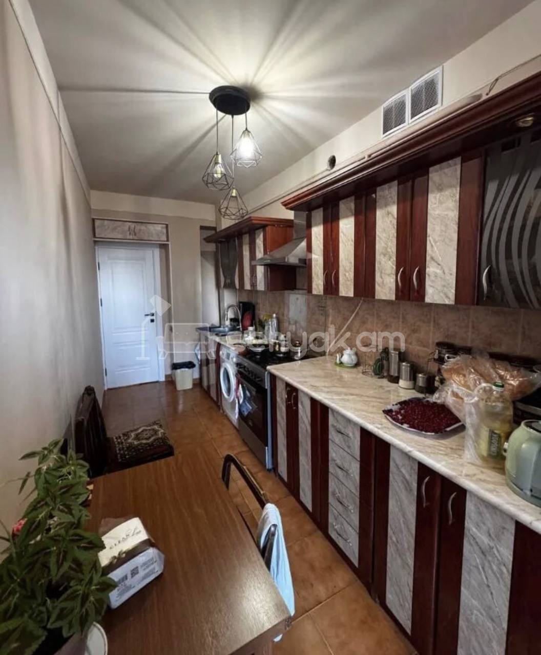 4 Սենյականոց Բնակարան, 86քմ, 5/9 հարկ, Նորմալ Վիճակում