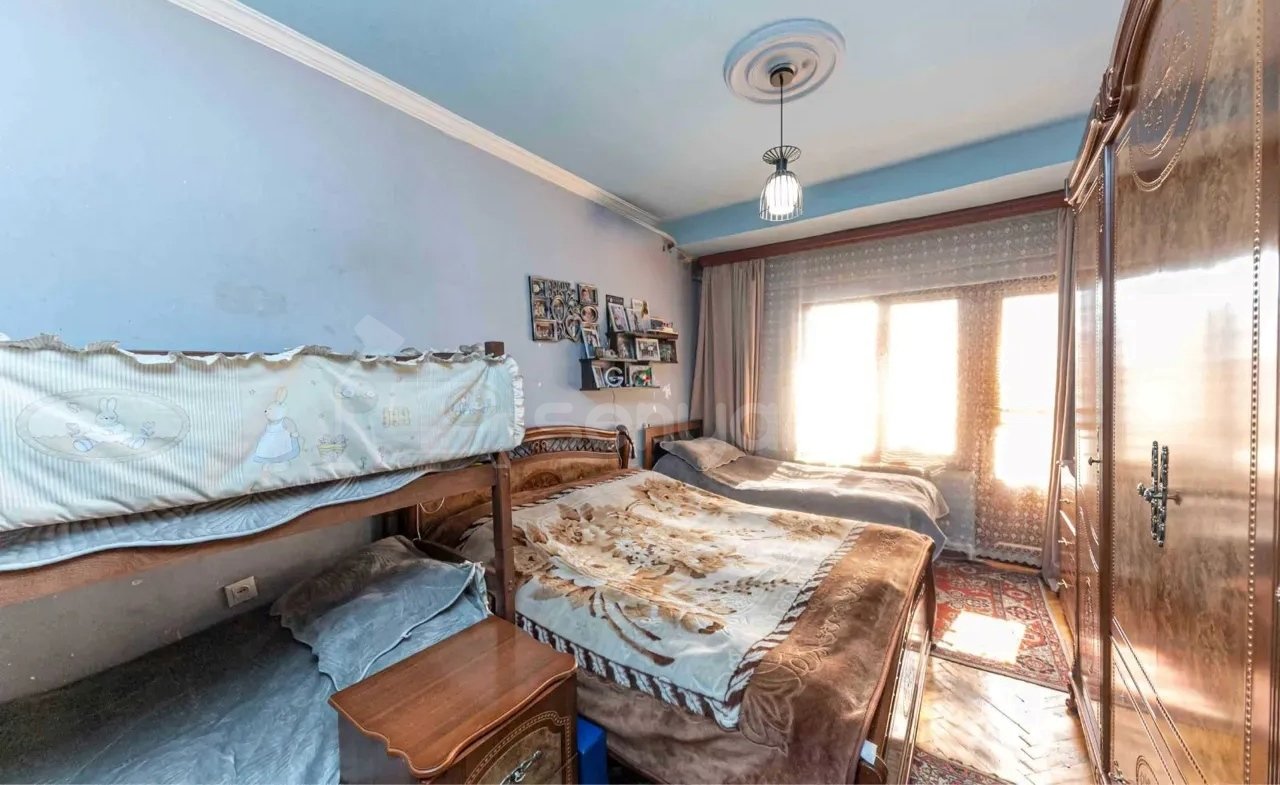 3 Սենյականոց Բնակարան, 95քմ, 10/10 հարկ, Նորմալ Վիճակում