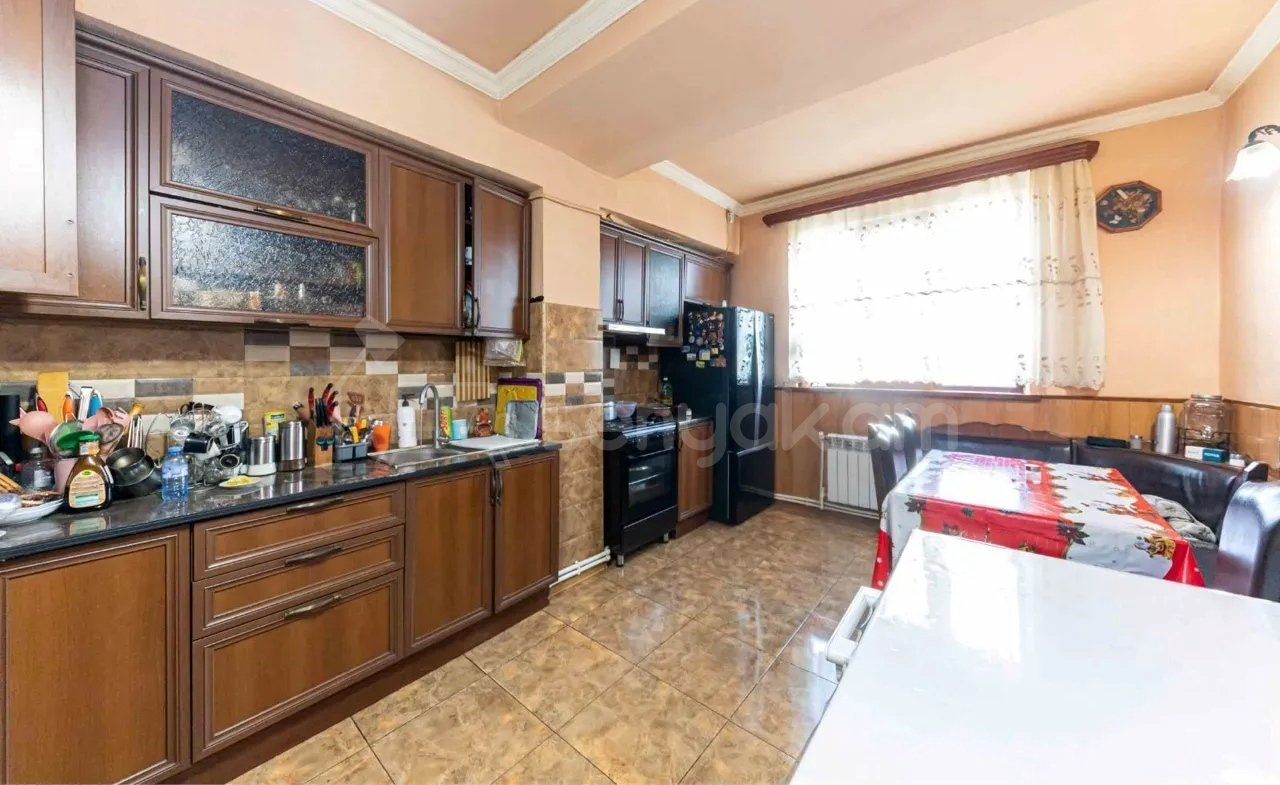 3 Սենյականոց Բնակարան, 95քմ, 10/10 հարկ, Նորմալ Վիճակում