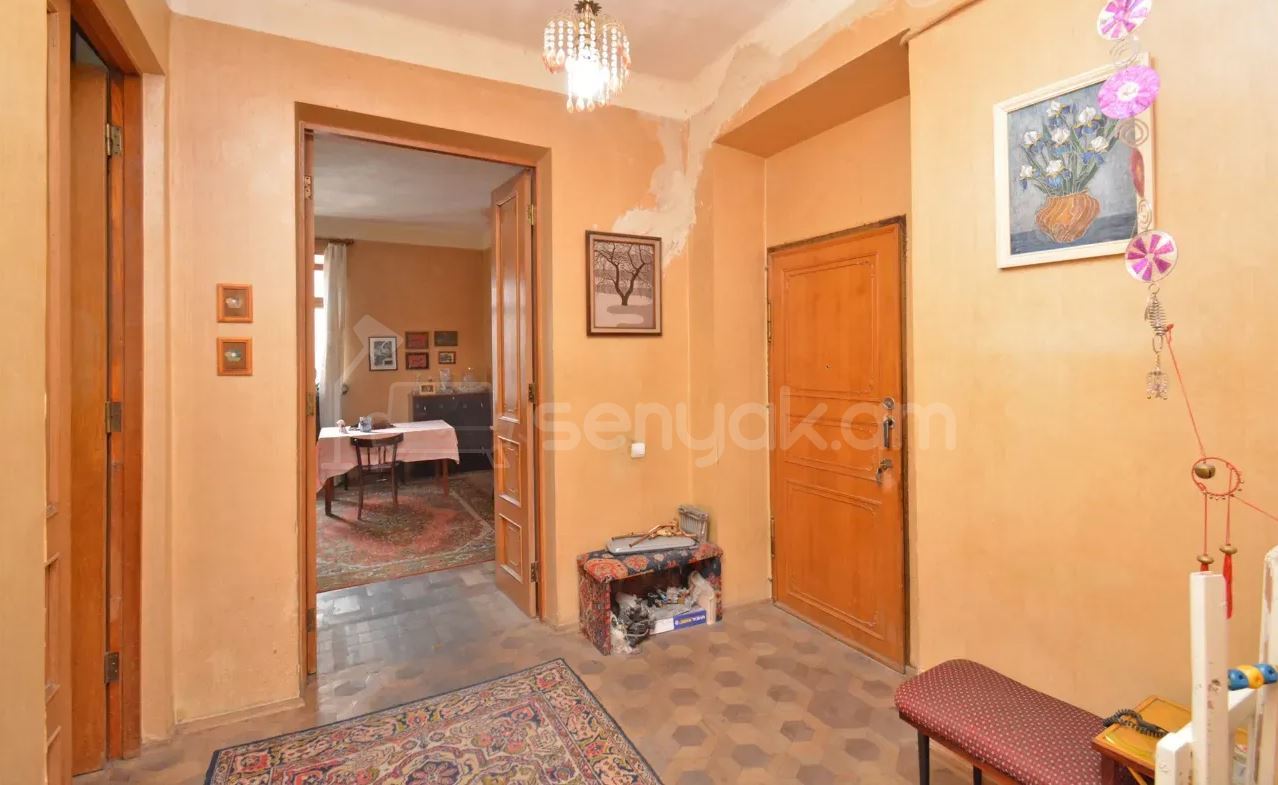 3 Սենյականոց Բնակարան Քարե Շենքում, 87քմ, 4/4 հարկ, Պետական Վիճակում