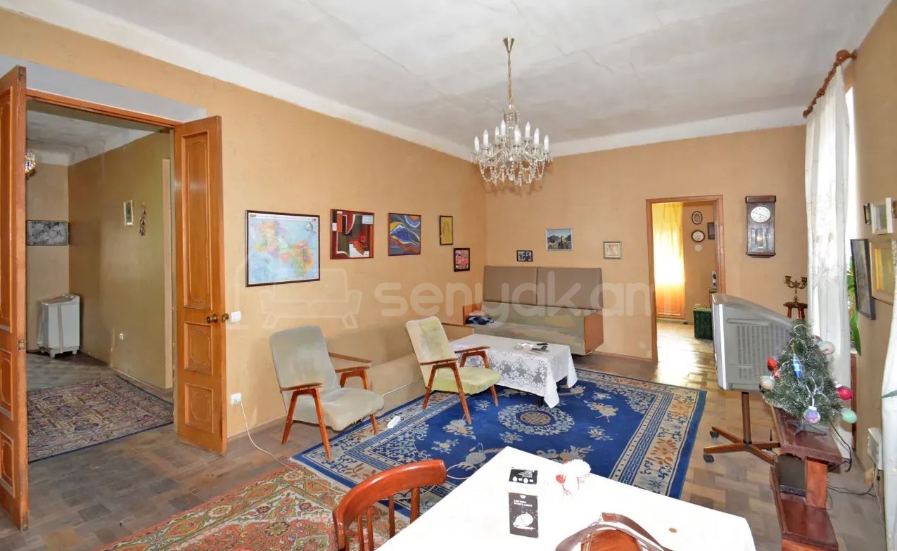 3 Սենյականոց Բնակարան Քարե Շենքում, 87քմ, 4/4 հարկ, Պետական Վիճակում