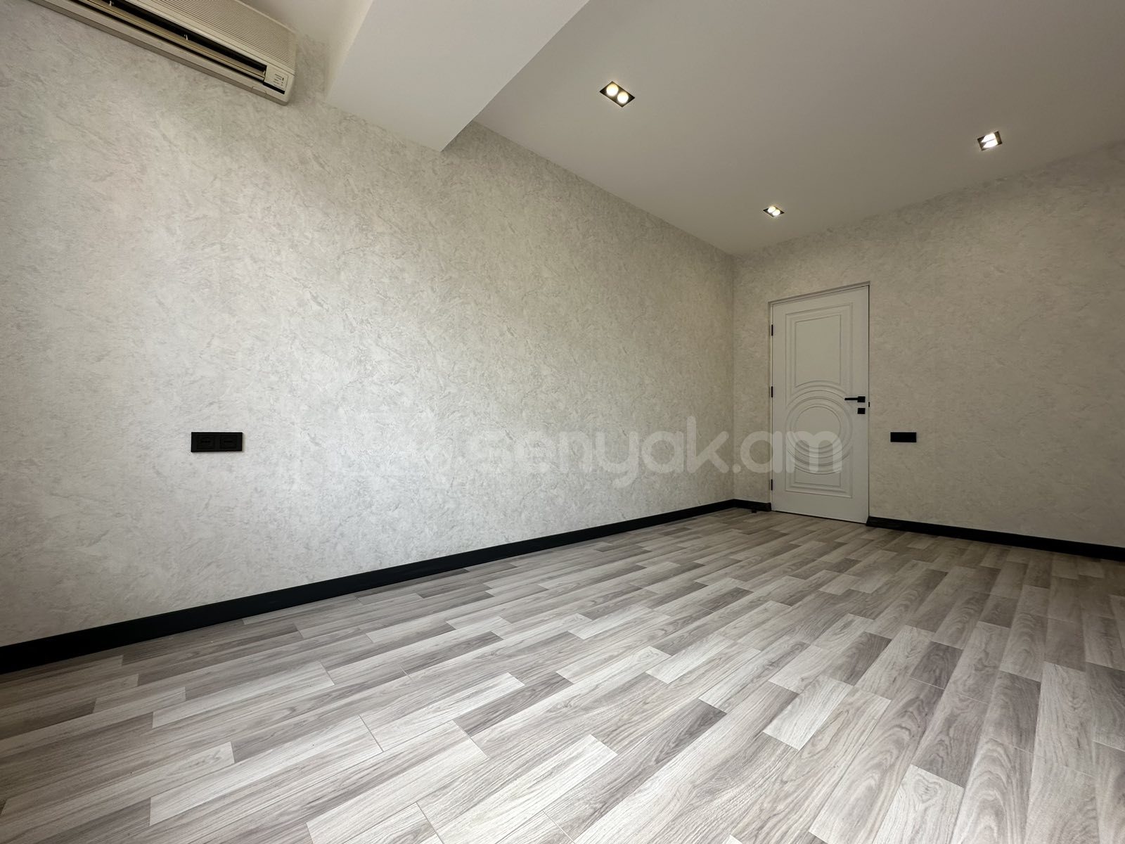 2 Սենյականոց Բնակարան, 53քմ, 1/9 հարկ, Դիզայներական Վերանորոգված