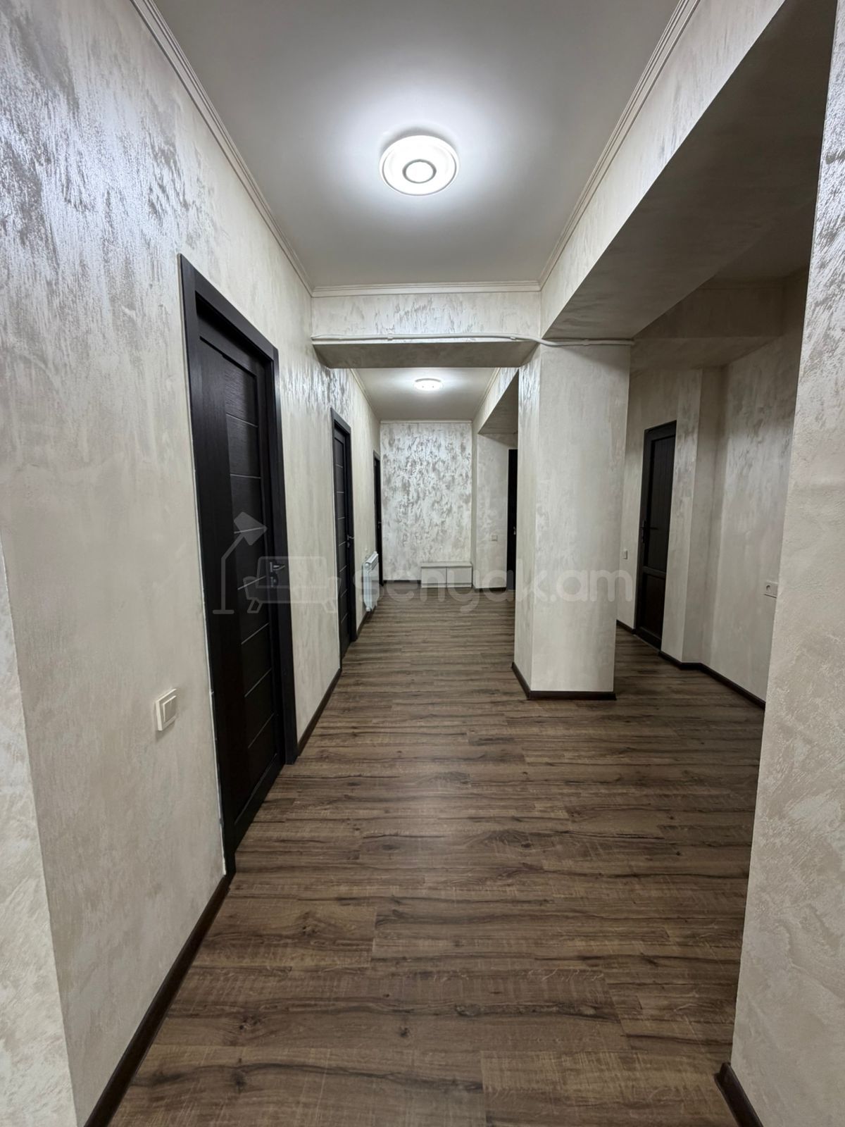 4 Սենյականոց Բնակարան, 90քմ, 10/15 հարկ, Դիզայներական Վերանորոգված, Կահավորված