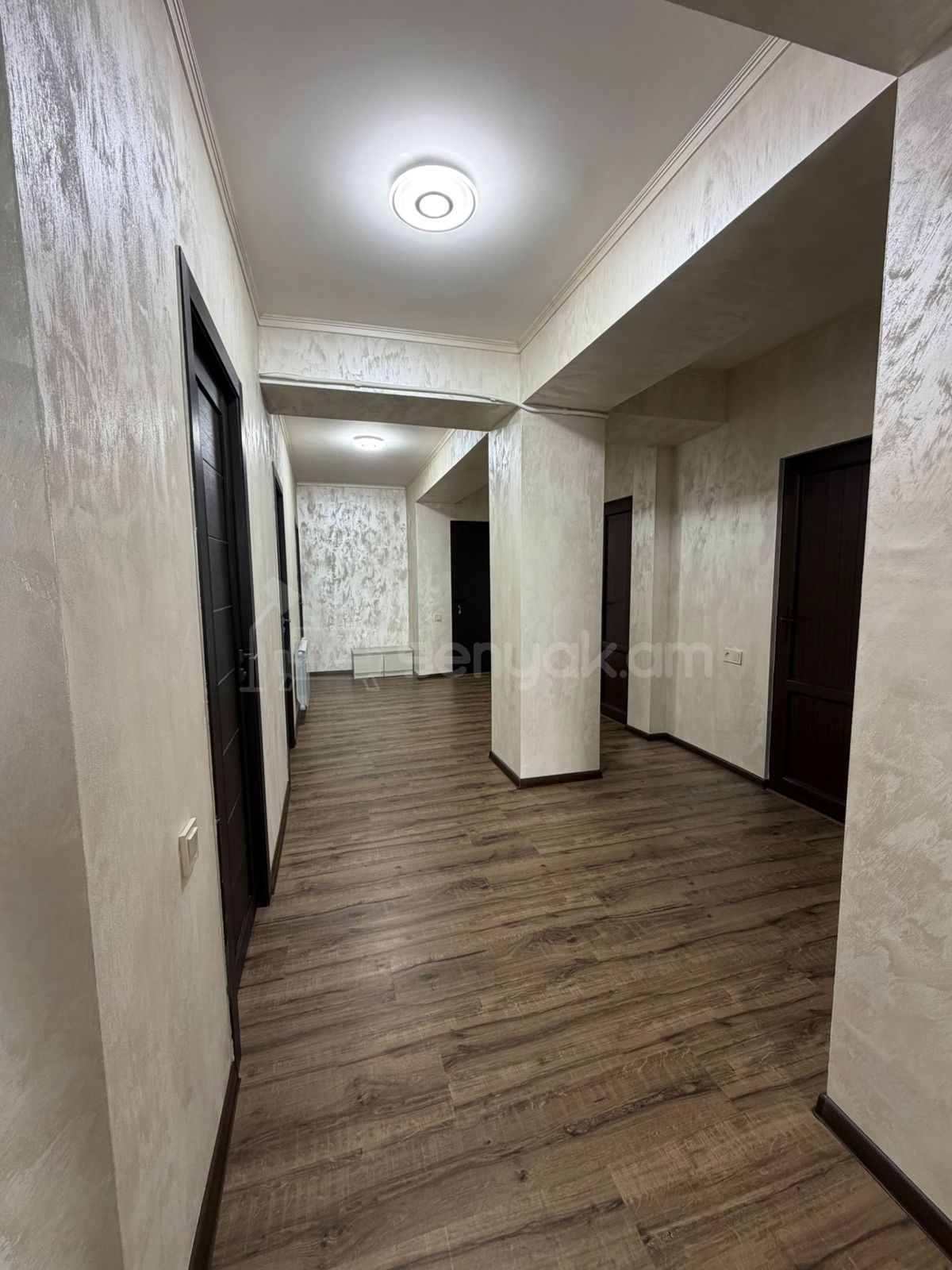 4 Սենյականոց Բնակարան, 90քմ, 10/15 հարկ, Դիզայներական Վերանորոգված, Կահավորված