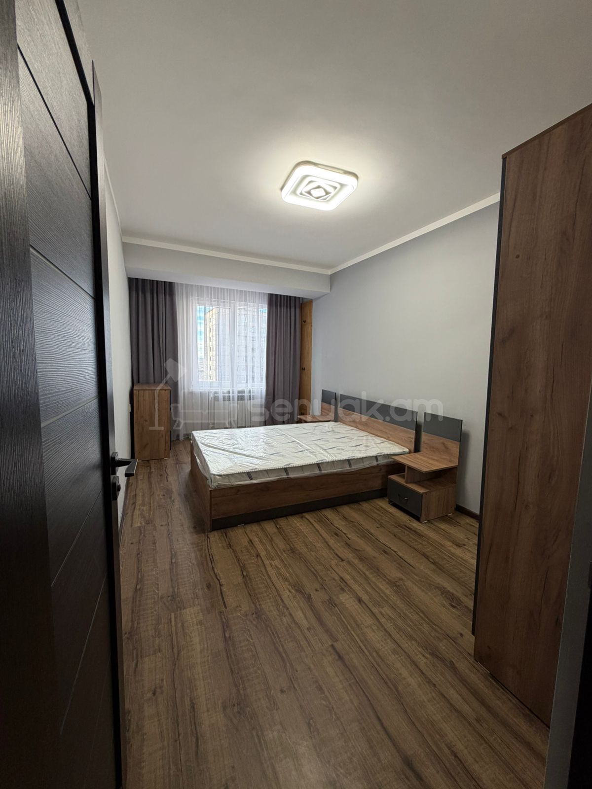 4 Սենյականոց Բնակարան, 90քմ, 10/15 հարկ, Դիզայներական Վերանորոգված, Կահավորված