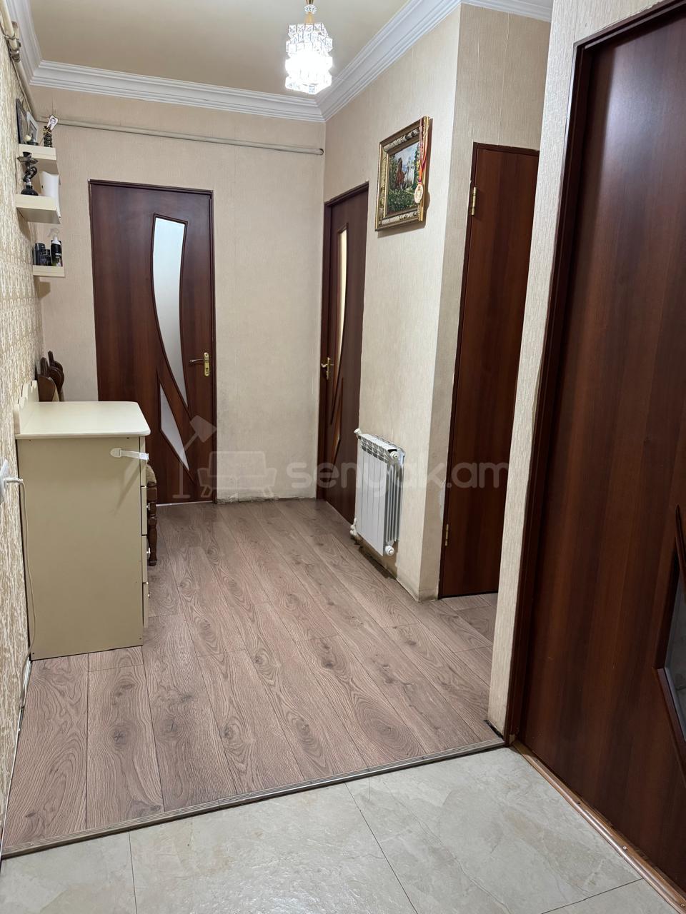 3 Սենյականոց Բնակարան, 70քմ, 1/9 հարկ, Կոսմետիկ Վերանորոգված