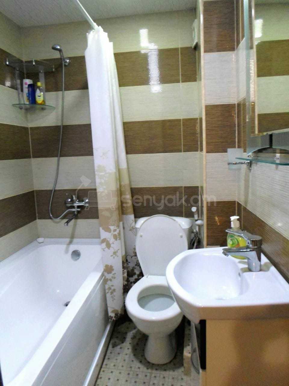 4 Սենյականոց Բնակարան Քարե Շենքում, 91քմ, 2/10 հարկ, Կապիտալ Վերանորոգված, Կահավորված