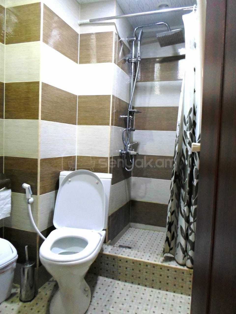 4 Սենյականոց Բնակարան Քարե Շենքում, 91քմ, 2/10 հարկ, Կապիտալ Վերանորոգված, Կահավորված