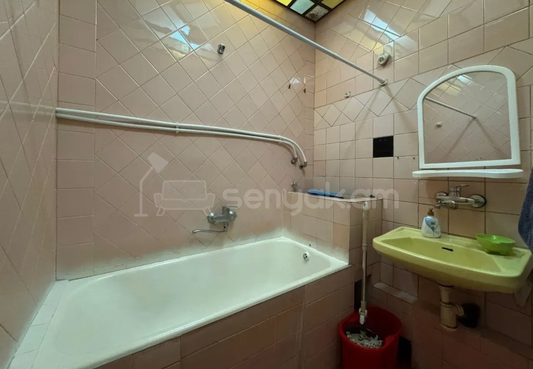 1 Սենյականոց Բնակարան Քարե Շենքում, 40քմ, 5/5 հարկ, Կապիտալ Վերանորոգված, Կահավորված, Արևկող