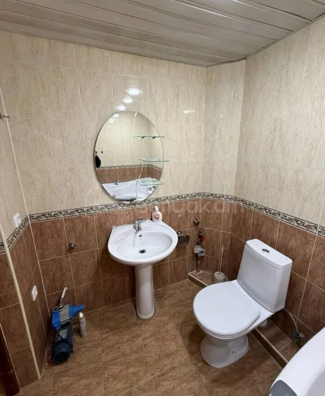 3 Սենյականոց Բնակարան Քարե Շենքում, 100քմ, 2/5 հարկ, Կապիտալ Վերանորոգված, Կահավորված