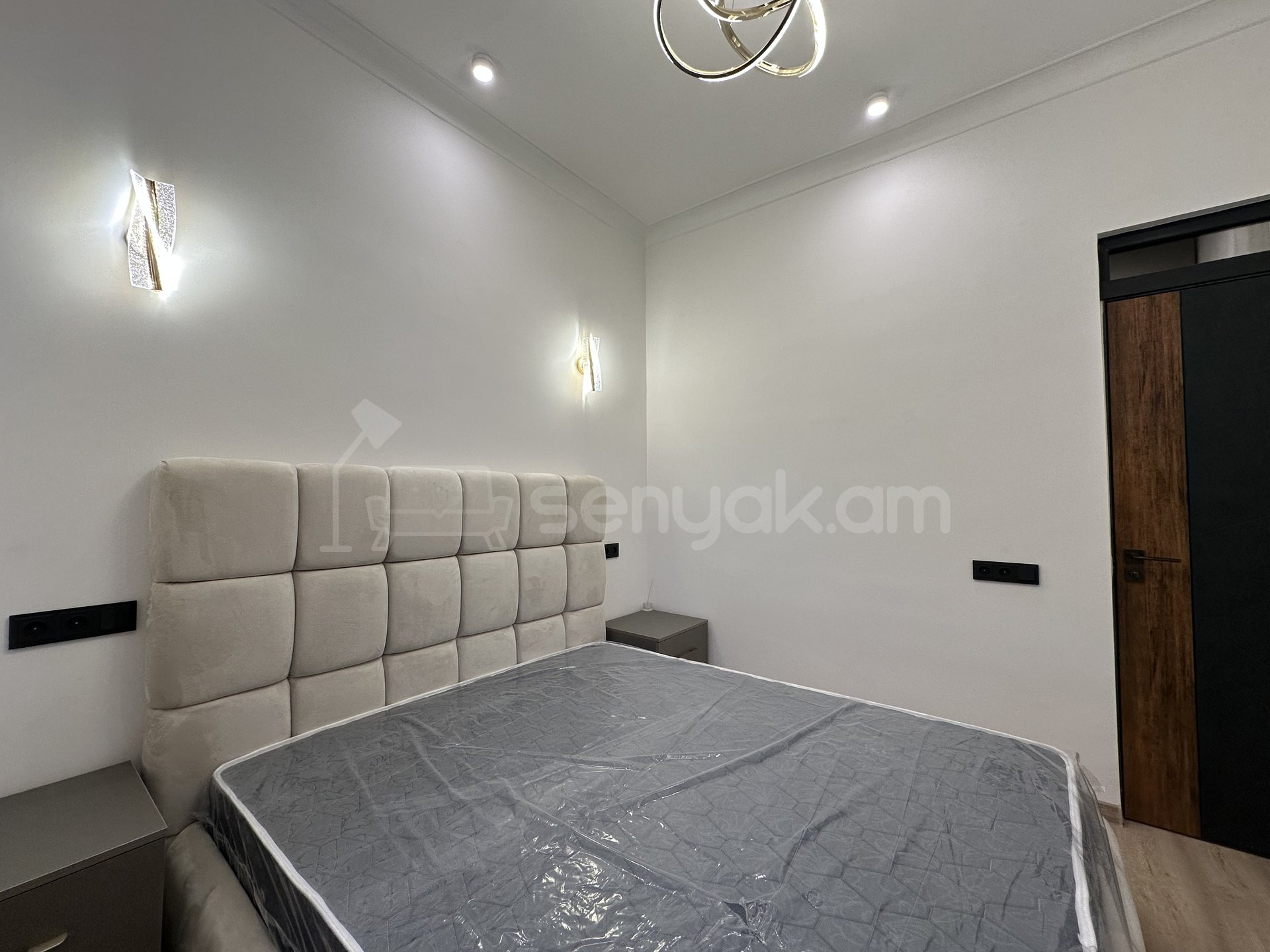 2 Սենյականոց Բնակարան Քարե Շենքում, 42քմ, 3/5 հարկ, Դիզայներական Վերանորոգված, Կահավորված, Արևկող