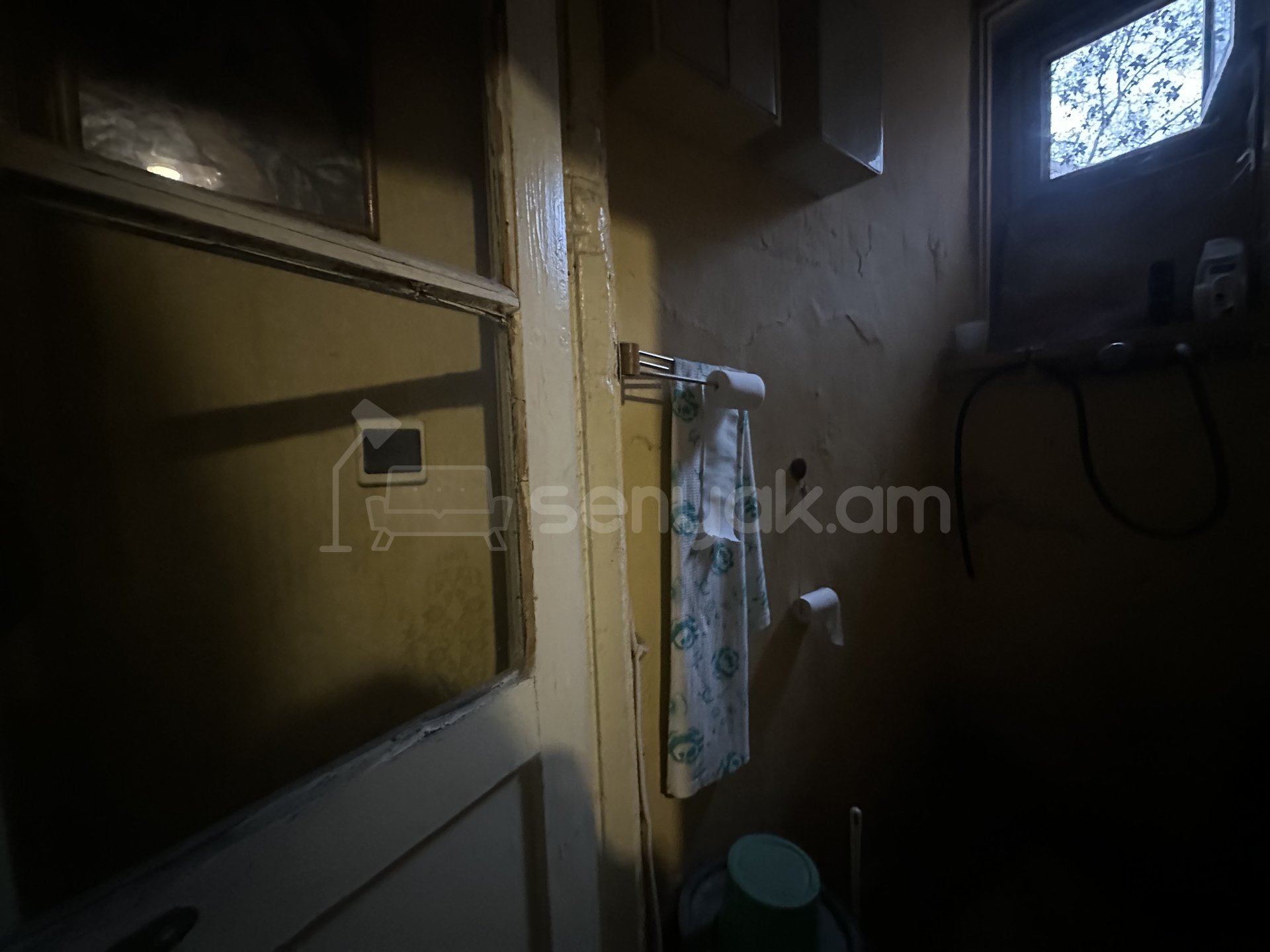 2 Սենյականոց Բնակարան Քարե Շենքում, 45քմ, 2/3 հարկ, Պետական Վիճակում