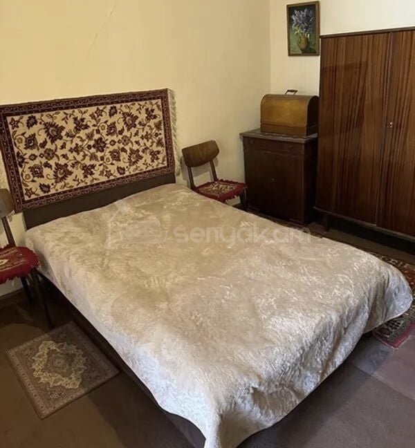 2 Սենյականոց Բնակարան Քարե Շենքում, 45քմ, 2/3 հարկ, Պետական Վիճակում