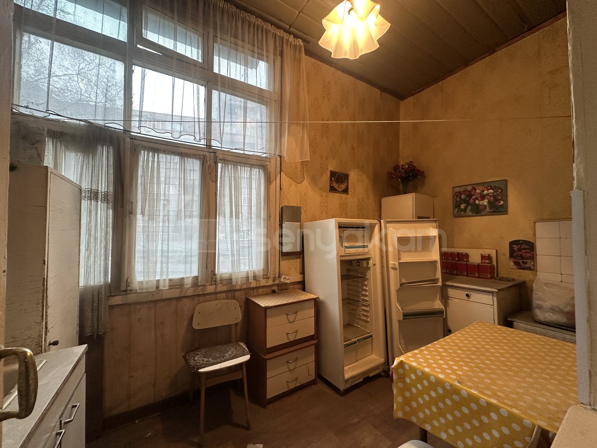 2 Սենյականոց Բնակարան Քարե Շենքում, 45քմ, 2/3 հարկ, Պետական Վիճակում