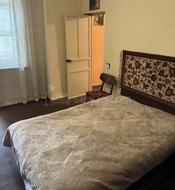 2 Սենյականոց Բնակարան Քարե Շենքում, 45քմ, 2/3 հարկ, Պետական Վիճակում