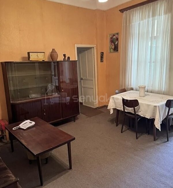 2 Սենյականոց Բնակարան Քարե Շենքում, 45քմ, 2/3 հարկ, Պետական Վիճակում