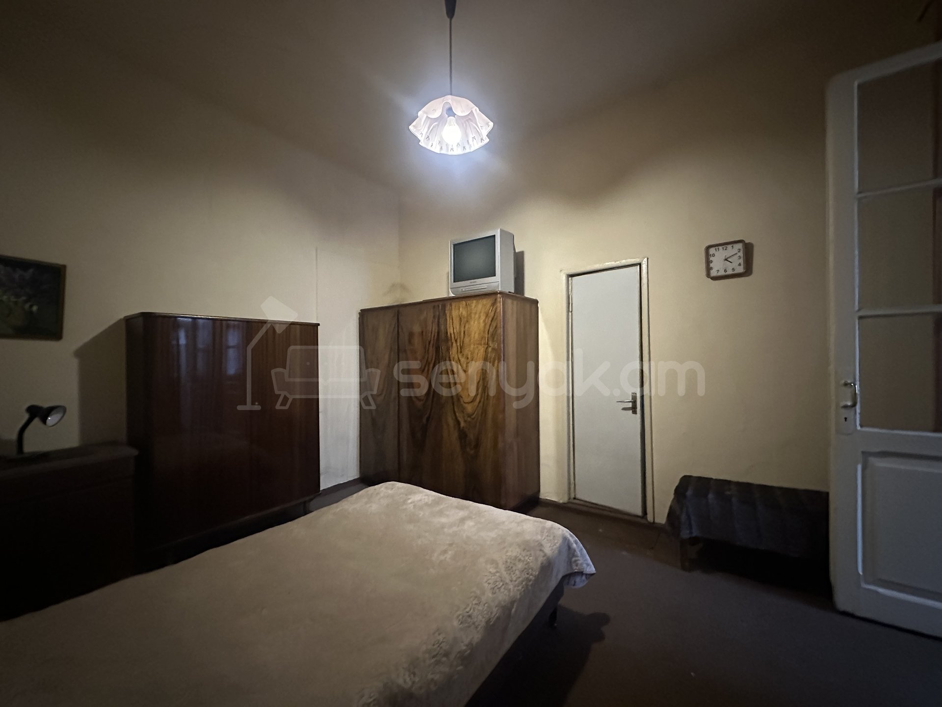 2 Սենյականոց Բնակարան Քարե Շենքում, 45քմ, 2/3 հարկ, Պետական Վիճակում