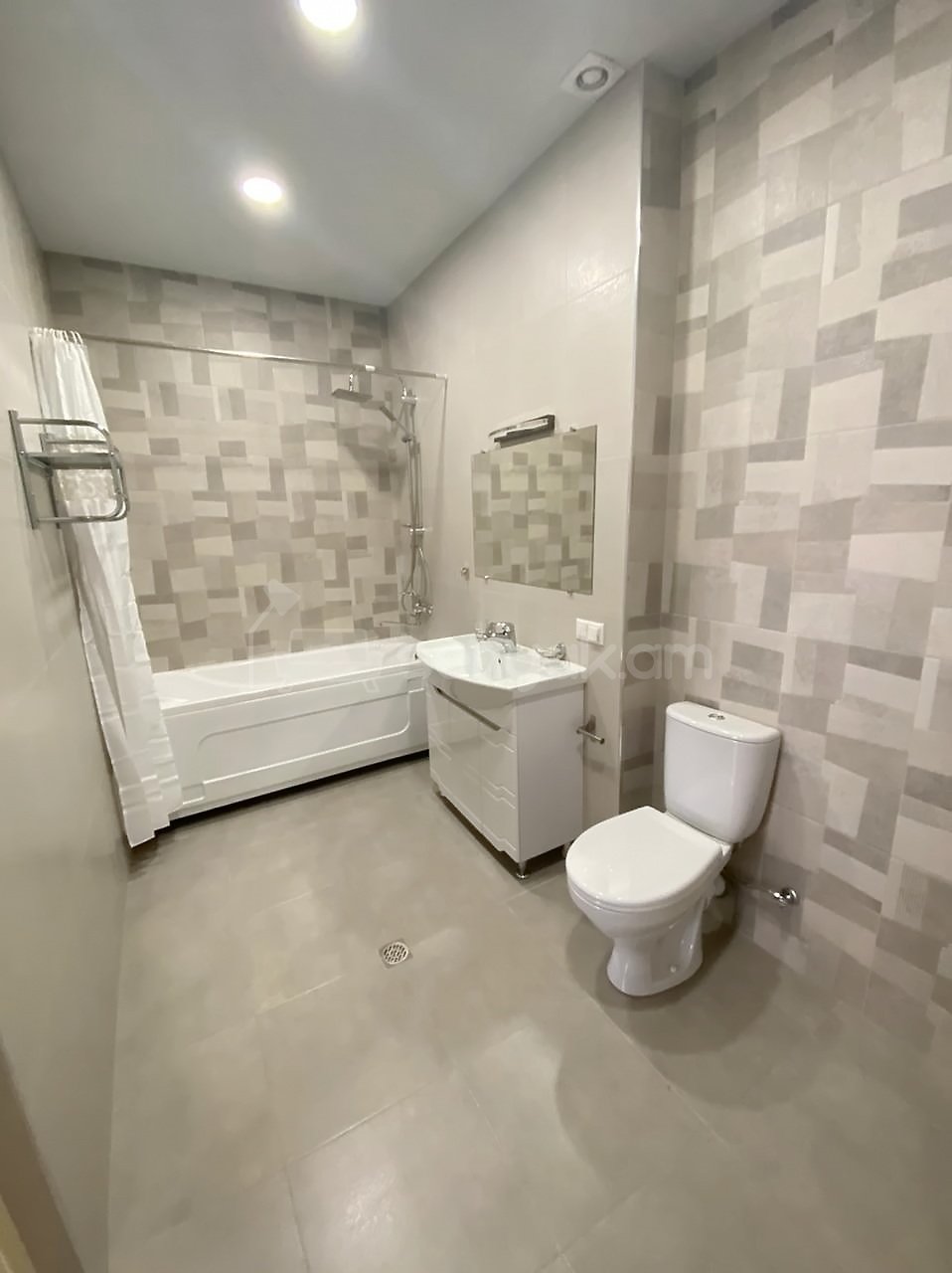 4 Սենյականոց Բնակարան Նորակառույցում, 191քմ, 5/21 հարկ, Կապիտալ Վերանորոգված