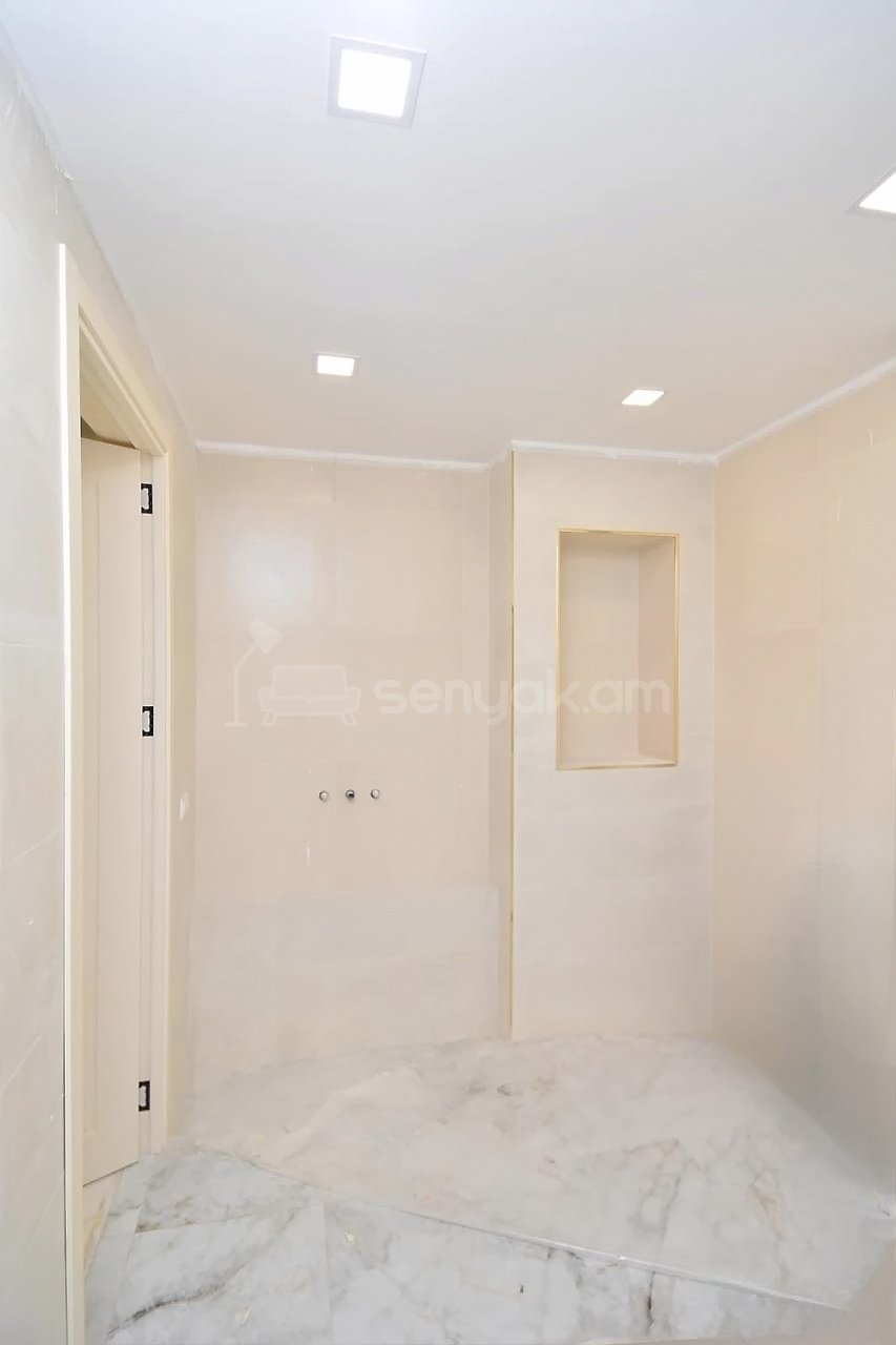 4 Սենյականոց Բնակարան Նորակառույցում, 208քմ, 17/21 հարկ, Կապիտալ Վերանորոգված