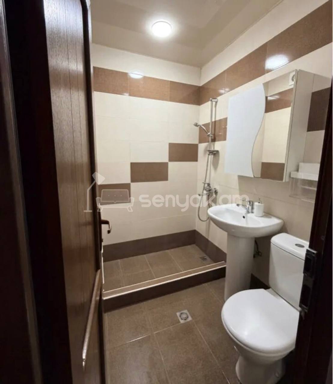 2 Սենյականոց Բնակարան Քարե Շենքում, 45քմ, 4/6 հարկ, Նորմալ Վիճակում