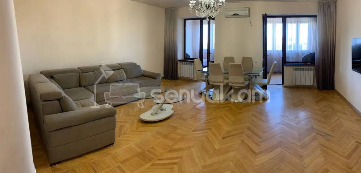 3 Սենյականոց Բնակարան Քարե Շենքում, 73քմ, 5/5 հարկ, Նորմալ Վիճակում