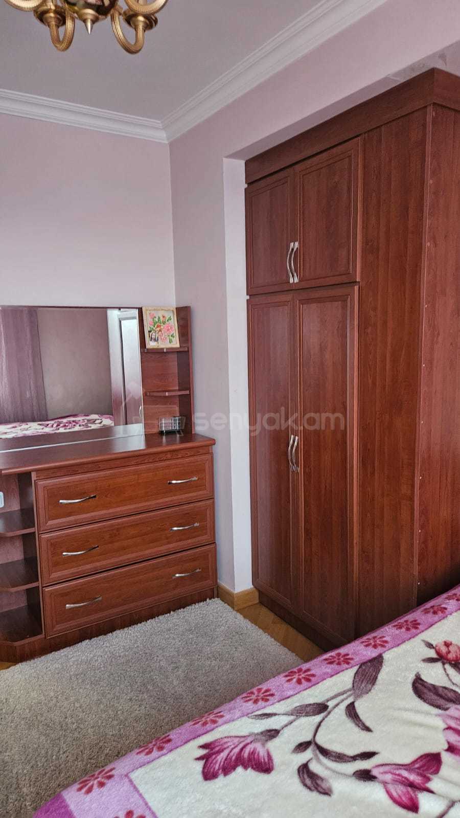 3 Սենյականոց Բնակարան Քարե Շենքում, 100քմ, 3/5 հարկ, Դիզայներական Վերանորոգված, Կահավորված, Արևկող