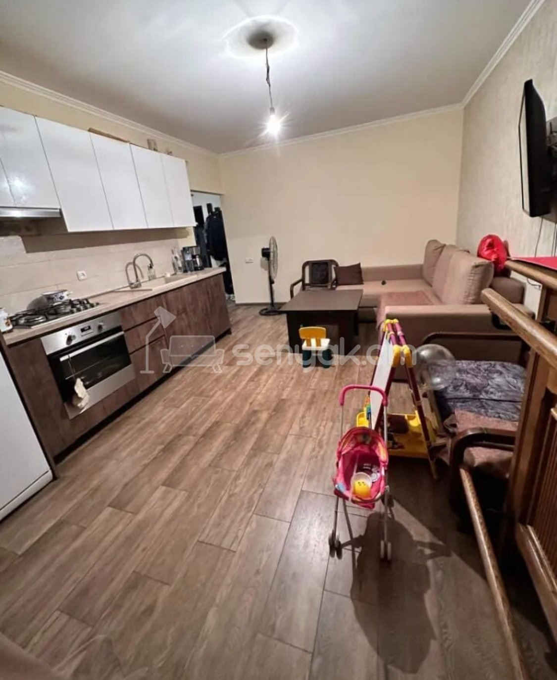 2 Սենյականոց Բնակարան Քարե Շենքում, 44քմ, 3/7 հարկ, Դիզայներական Վերանորոգված