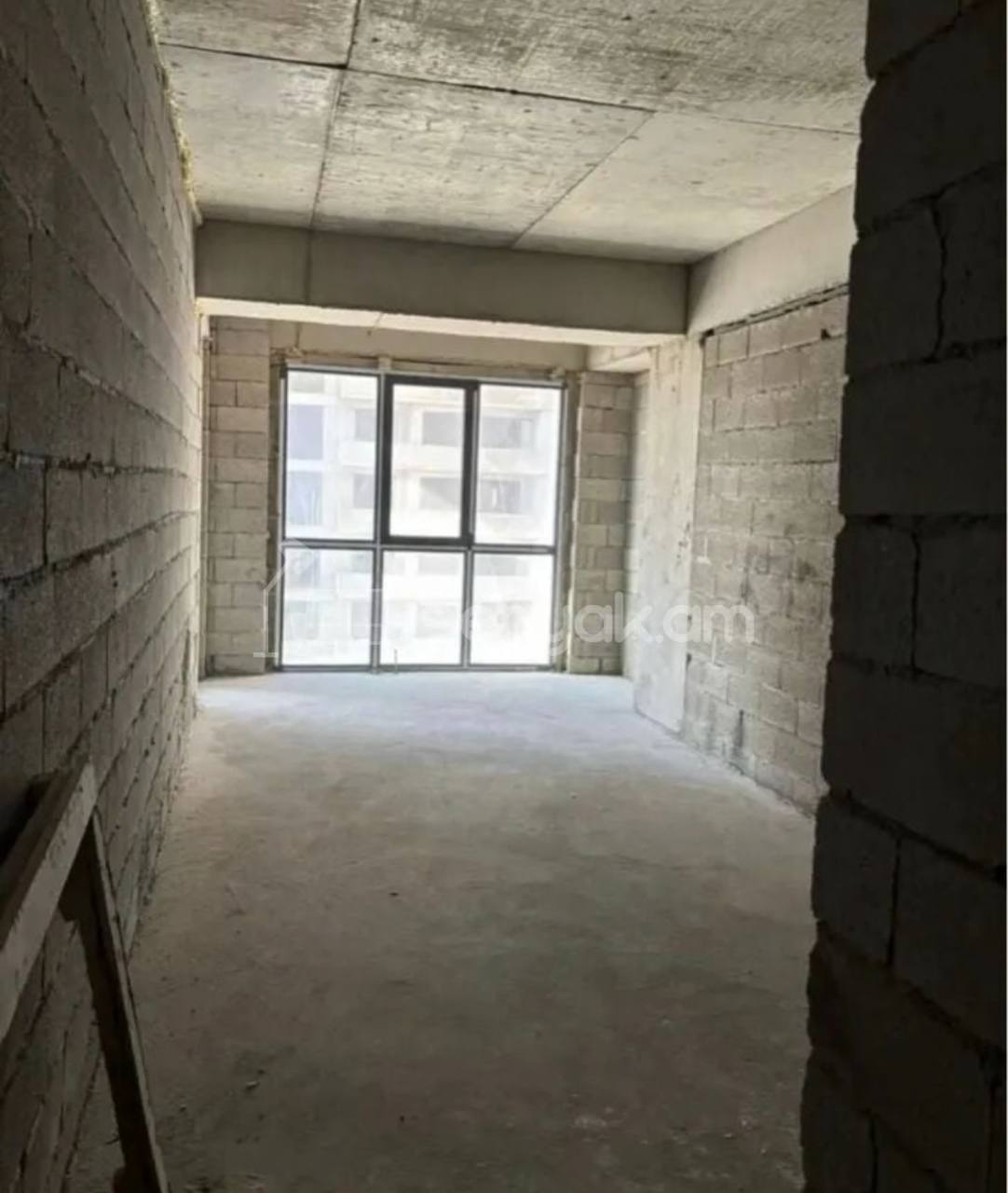 3 Սենյականոց Բնակարան, 96քմ, 3/14 հարկ, Զրոյական Վիճակում