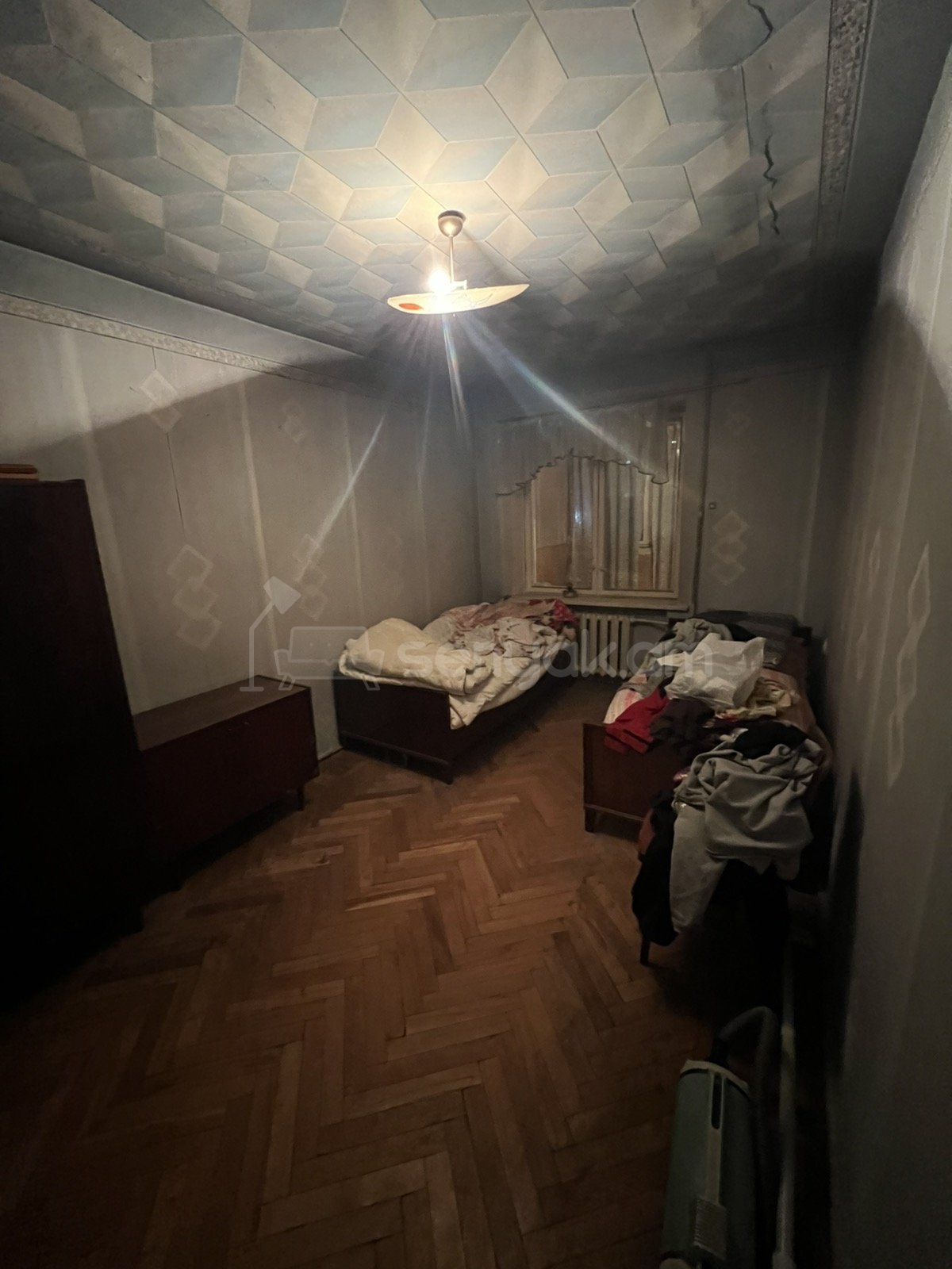 3 Սենյականոց Բնակարան Քարե Շենքում, 74քմ, 4/5 հարկ, Պետական Վիճակում