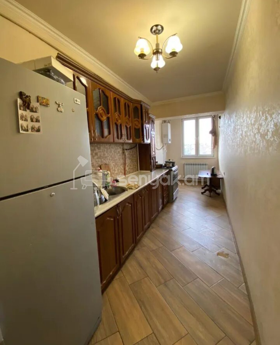 4 Սենյականոց Բնակարան Քարե Շենքում, 92քմ, 5/5 հարկ, Կապիտալ Վերանորոգված