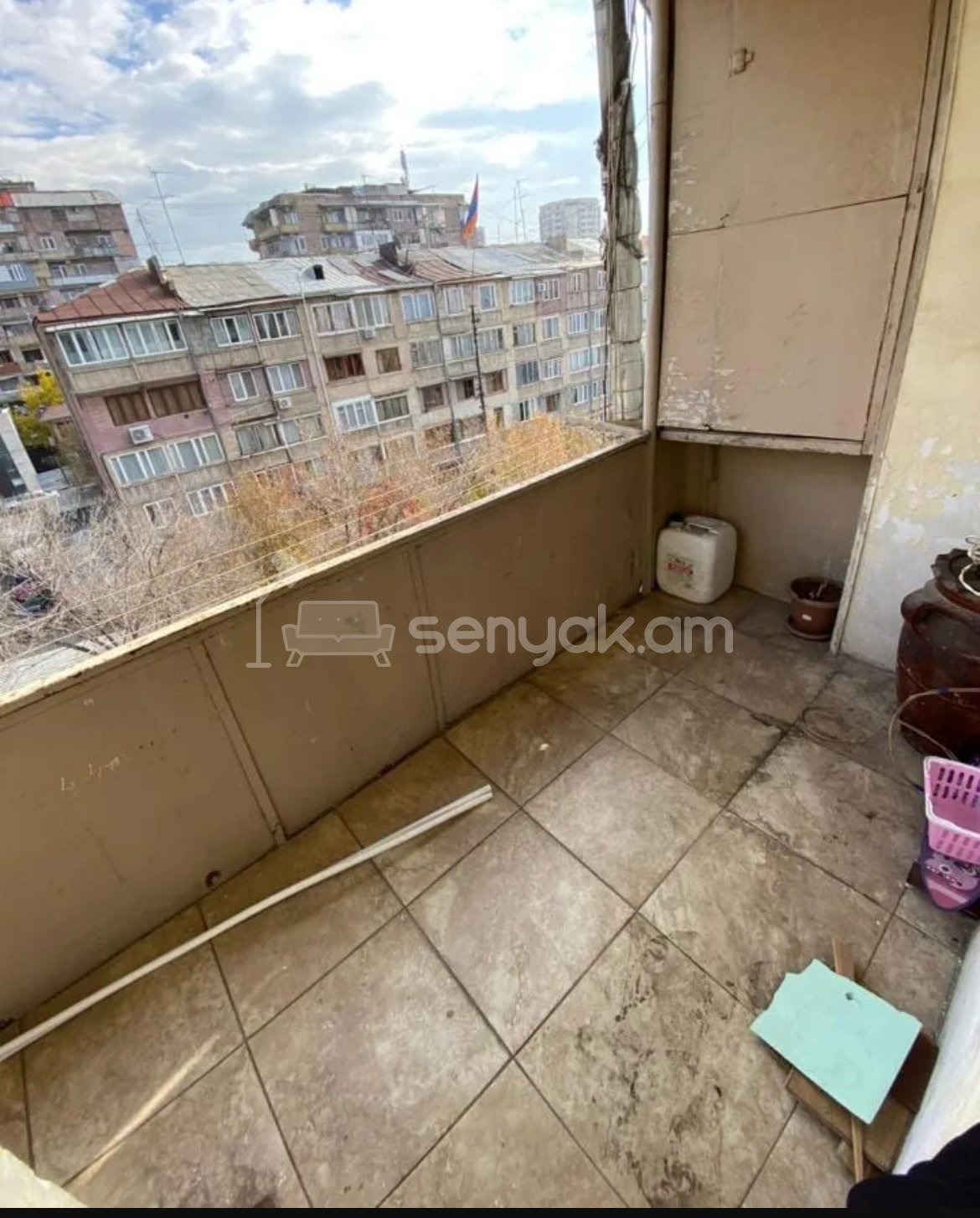 4 Սենյականոց Բնակարան Քարե Շենքում, 92քմ, 5/5 հարկ, Կապիտալ Վերանորոգված