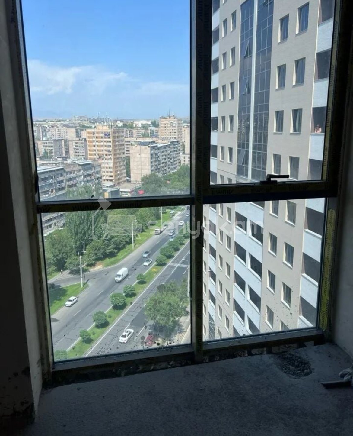 3 Սենյականոց Բնակարան, 110քմ, 14/18 հարկ, Զրոյական Վիճակում