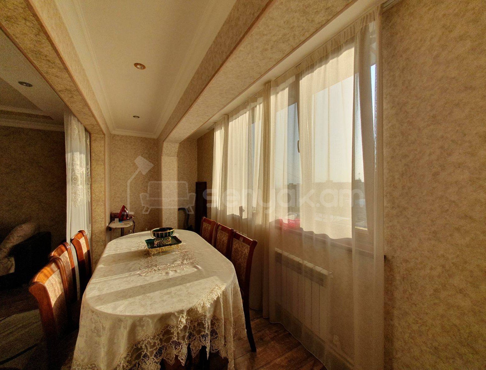 3 Սենյականոց Բնակարան, 74քմ, 3/9 հարկ, Դիզայներական Վերանորոգված