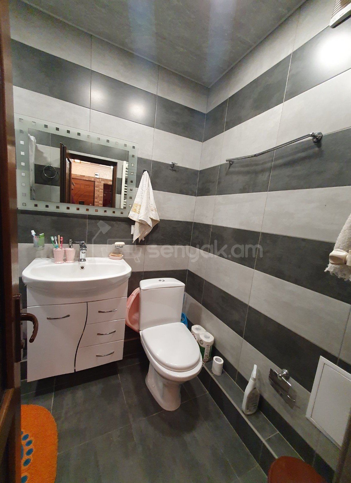 3 Սենյականոց Բնակարան, 74քմ, 3/9 հարկ, Դիզայներական Վերանորոգված