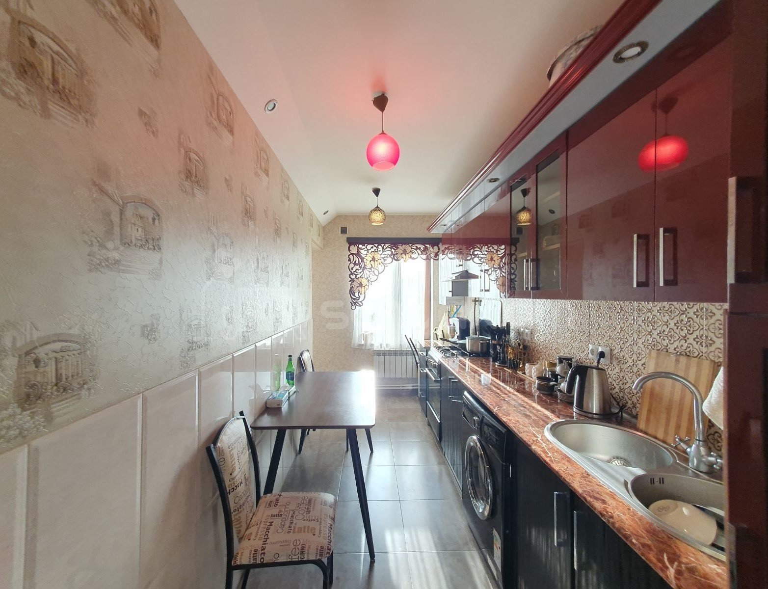 3 Սենյականոց Բնակարան, 74քմ, 3/9 հարկ, Դիզայներական Վերանորոգված