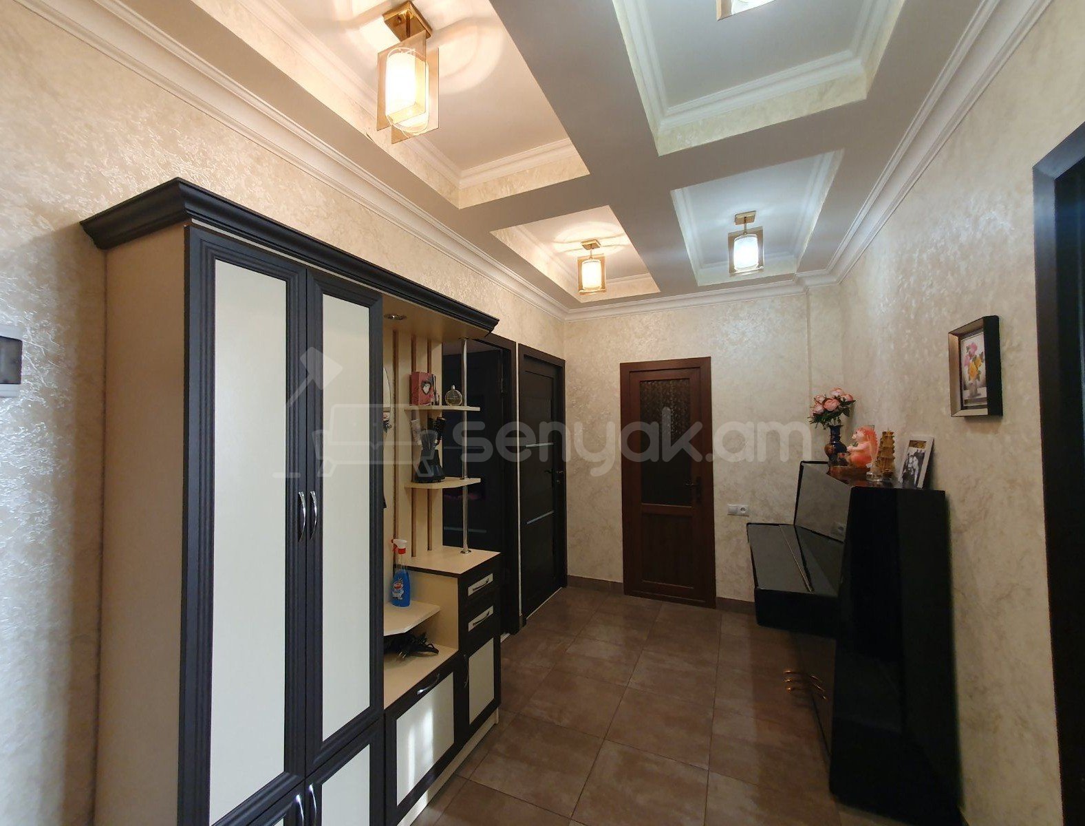 3 Սենյականոց Բնակարան, 74քմ, 3/9 հարկ, Դիզայներական Վերանորոգված