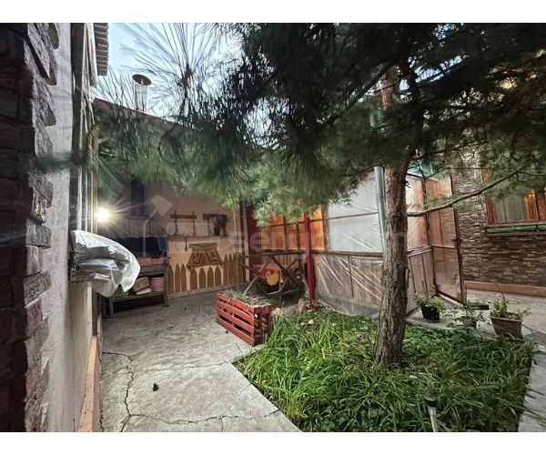 6 Սենյականոց Սեփական Տուն, 212քմ, Կոսմետիկ Վերանորոգված, Ավտոտնակով