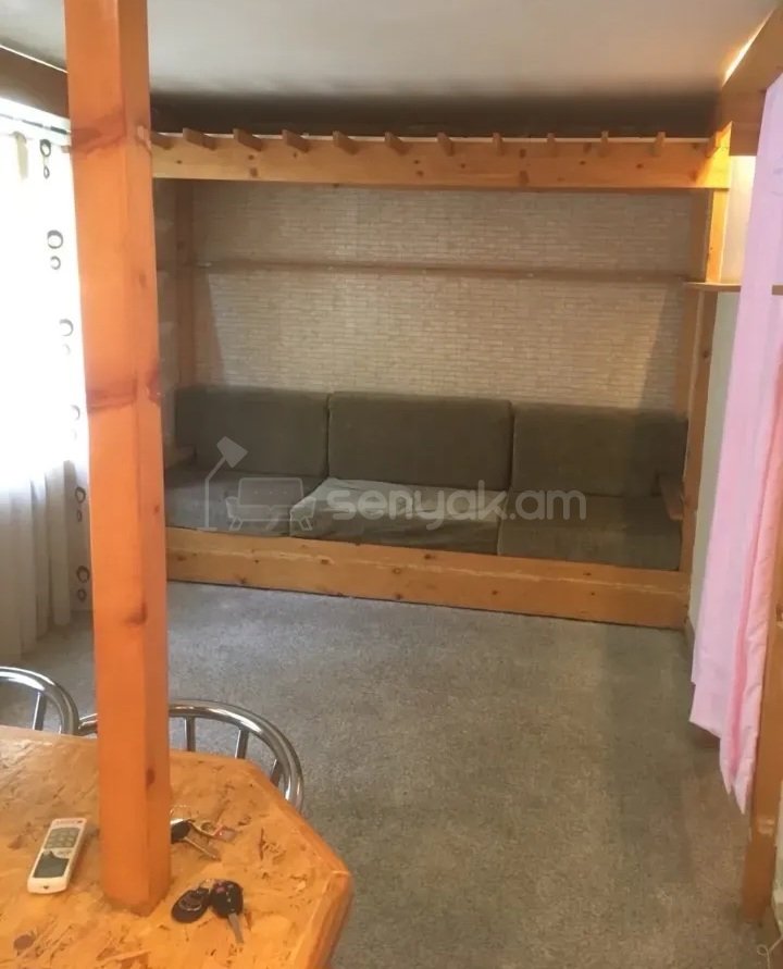 1 Սենյականոց Բնակարան Քարե Շենքում, 33քմ, 2/5 հարկ, Դիզայներական Վերանորոգված