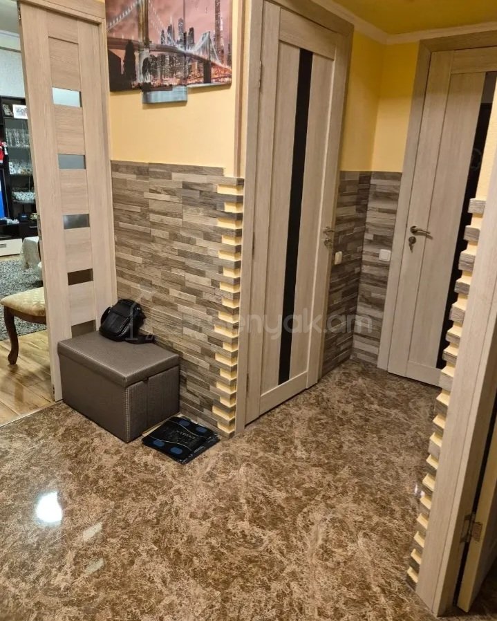 3 Սենյականոց Բնակարան Նորակառույց Քարե Շենքում, 72քմ, 2/8 հարկ, Կապիտալ Վերանորոգված