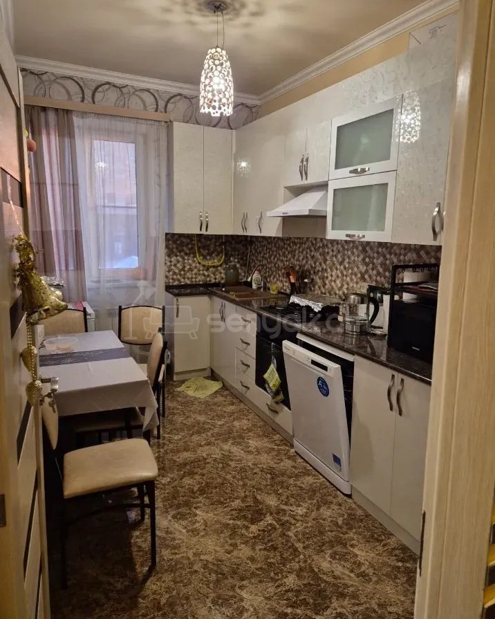 3 Սենյականոց Բնակարան Նորակառույց Քարե Շենքում, 72քմ, 2/8 հարկ, Կապիտալ Վերանորոգված