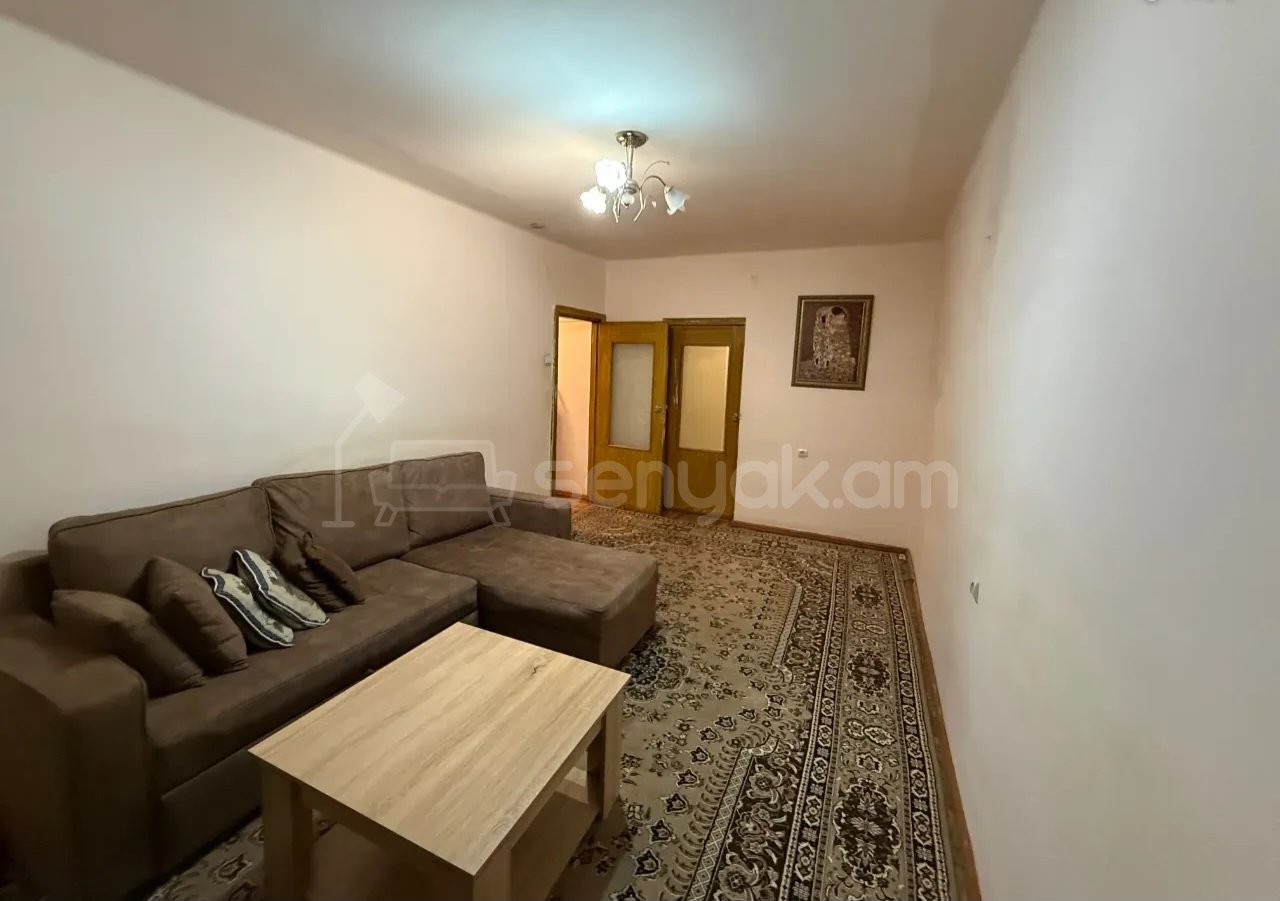 2 Սենյականոց Բնակարան Քարե Շենքում, 54քմ, 5/5 հարկ, Պետական Վիճակում