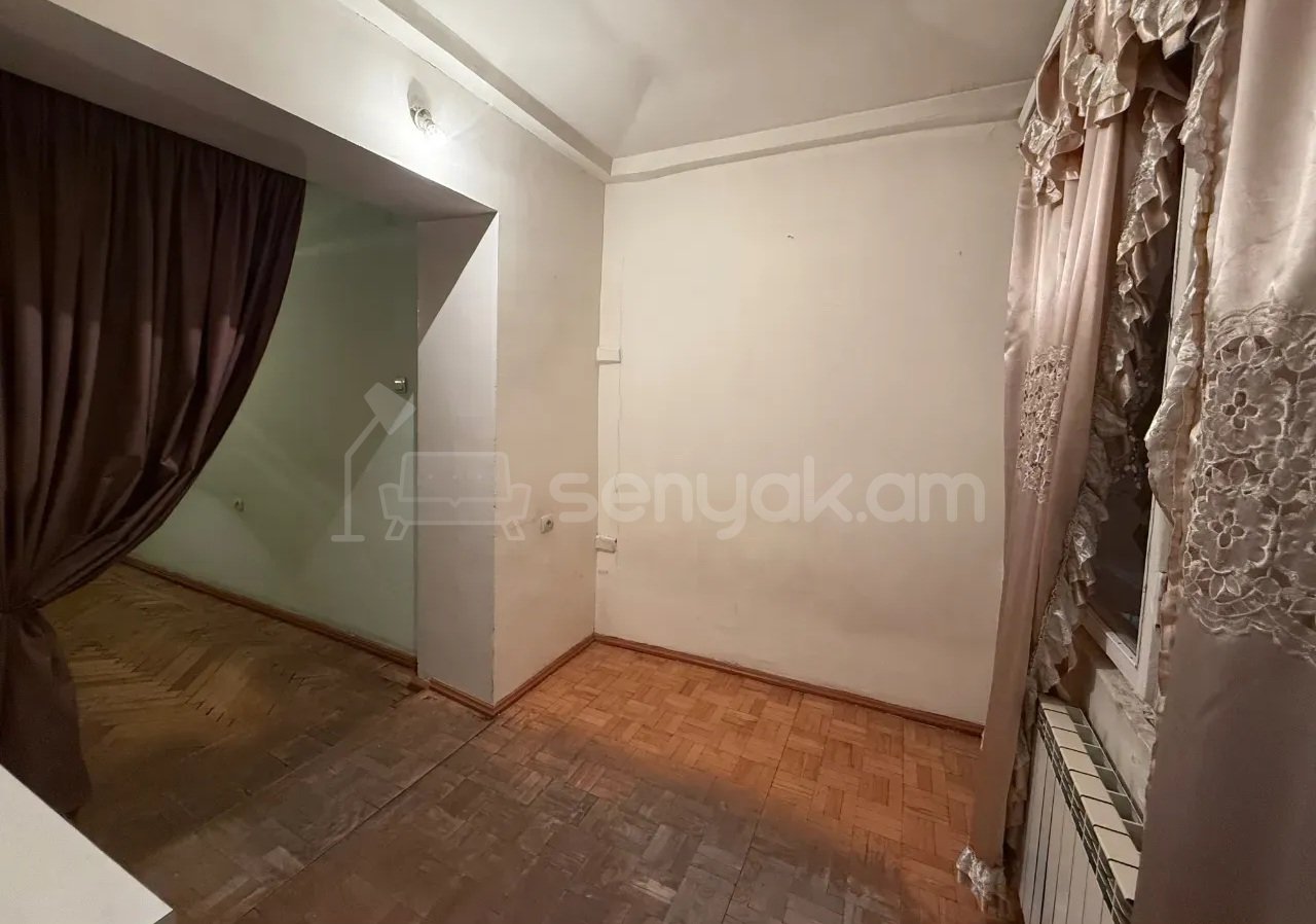 2 Սենյականոց Բնակարան Քարե Շենքում, 54քմ, 5/5 հարկ, Պետական Վիճակում