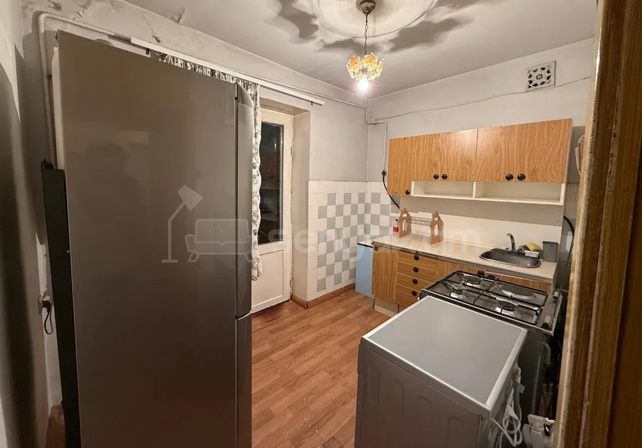 2 Սենյականոց Բնակարան Քարե Շենքում, 54քմ, 5/5 հարկ, Պետական Վիճակում