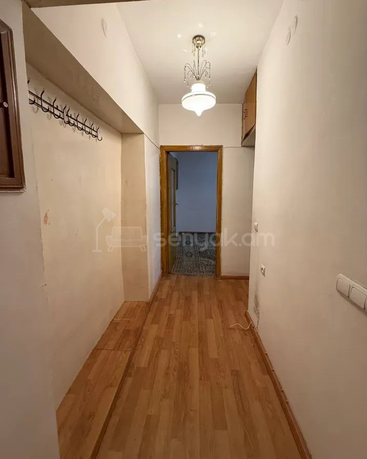 2 Սենյականոց Բնակարան Քարե Շենքում, 54քմ, 5/5 հարկ, Պետական Վիճակում