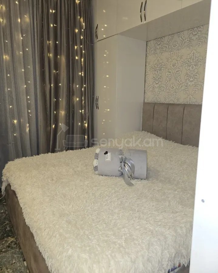 1 Սենյականոց Բնակարան Նորակառույց Քարե Շենքում, 33քմ, 3/5 հարկ, Կապիտալ Վերանորոգված